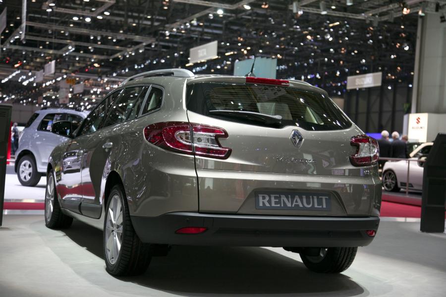  Renault Megane Sport Tourer 2010 года  (фото 12 из 20)